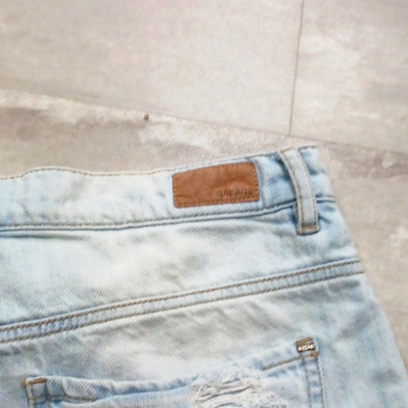 GARAGE  Acid Wash light blue Ripped Denim Jean Shorts. Size 10.. - Picture 6 of 10